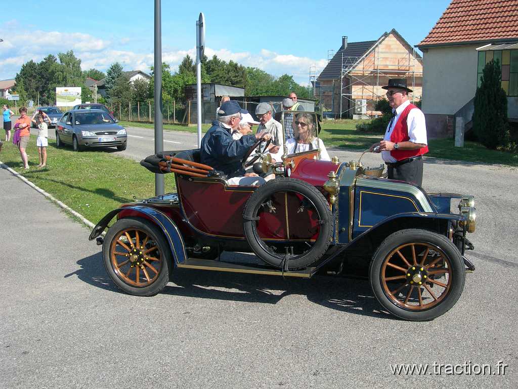 2011_rallye_des_princes (197).jpg - 12/06/2011 - 68127 NIEDERENTZEN 22ème RALLYE des PRINCES - Le départ - RENAULT - AX - 1908